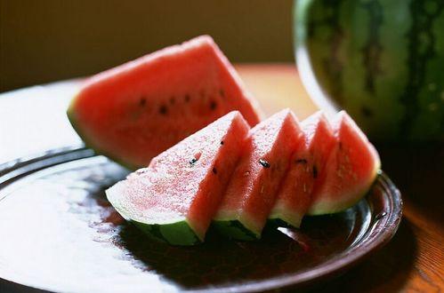 夏季吃瓜的古诗,古韵诗中的消暑时光