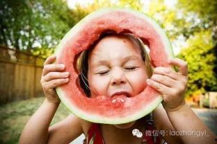 吃瓜摇扇纳凉视频大全,吃瓜摇扇，视频大全带你清凉一夏